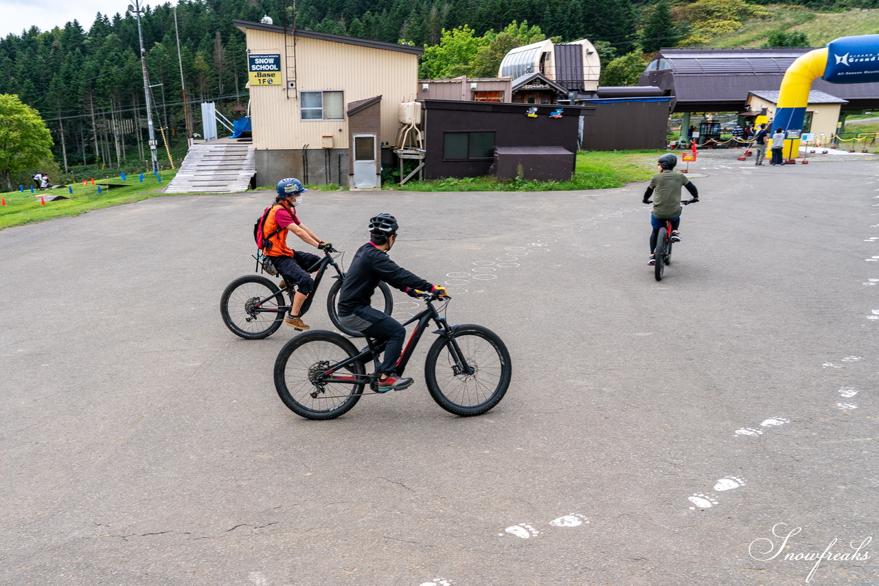 ニセコマウンテンリゾート グラン・ヒラフ　電動アシスト付きMTB『Turbo Levo』でフロートレイルにチャレンジ！